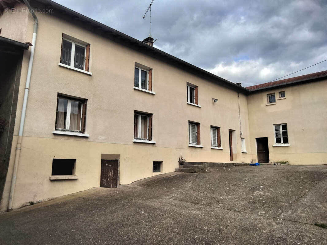 Maison à PANISSIERES