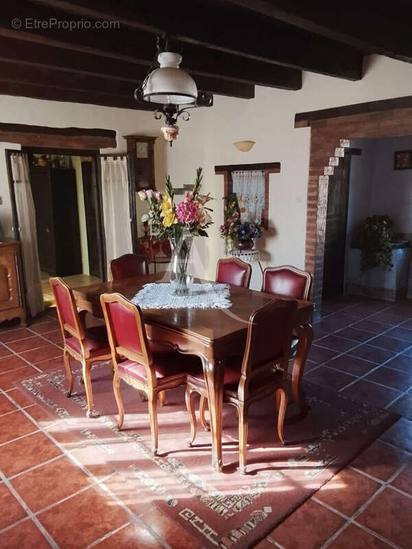 Maison à SAINT-URCISSE