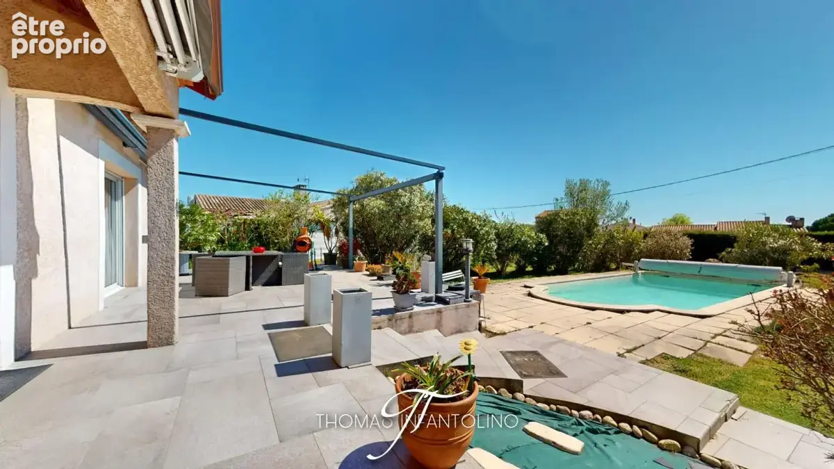 En exclusivite - plain pied - 4 chambres - piscine - panneaux solaire - photo 9