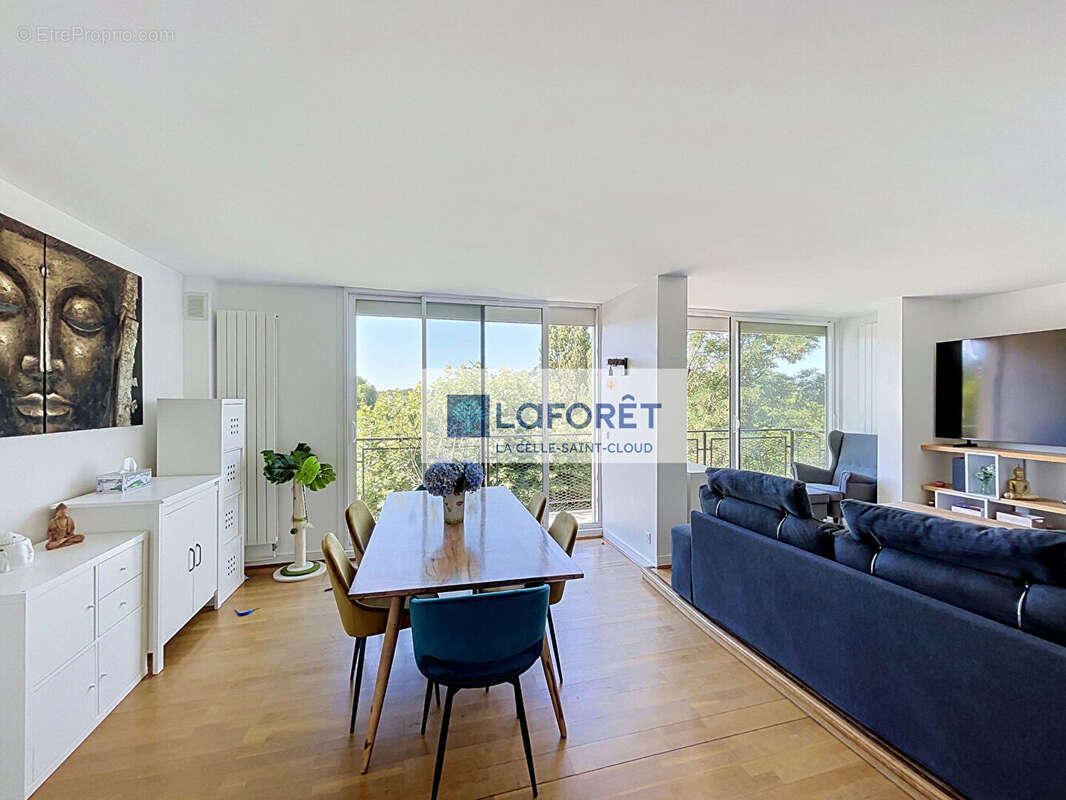 Appartement à LA CELLE-SAINT-CLOUD