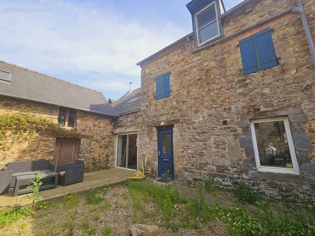 Maison à COMBLESSAC