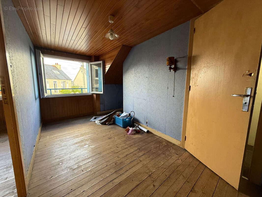 Maison à LE RELECQ-KERHUON