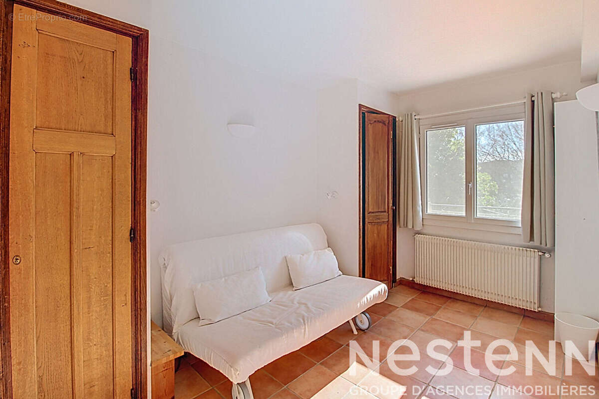 A VENDRE ! MAISON A  FIGANIERES - 81 m² environ + dépendance de 16 m² sur un terrain de 4495m² avec piscine - photo 13