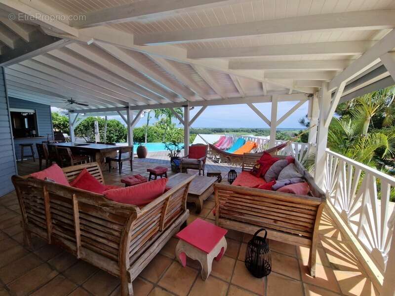 Maison à BAIE-MAHAULT