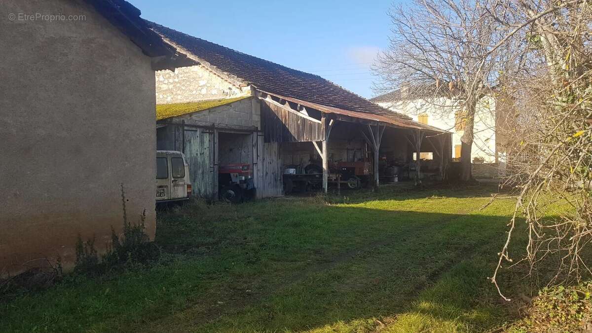 Grange en pierre avec dépendance - photo 2