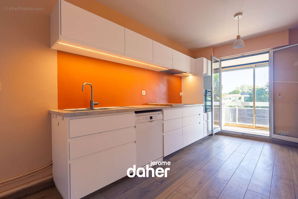 Appartement à MARSEILLE-8E
