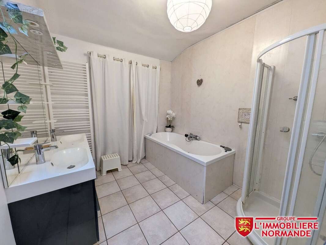 Maison familliale 6 chambres 173m² avec jardin et dépendance. - photo 8