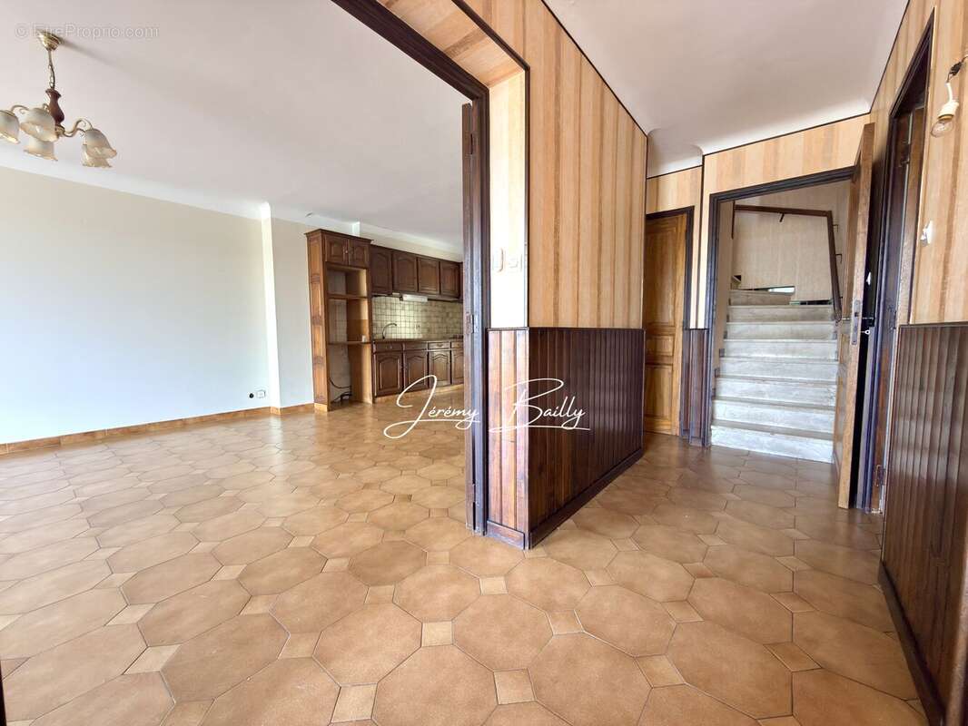 Maison à SAINT-ESTEVE