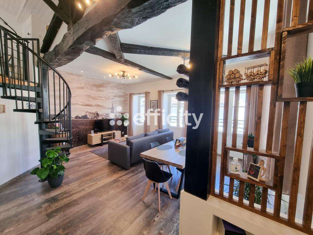 Appartement à SAINTES