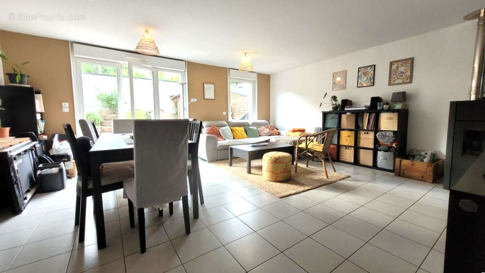 IFS PLAINE : maison de 2015 proche des transports en commun, 3 chambres, avec jardin - photo 11