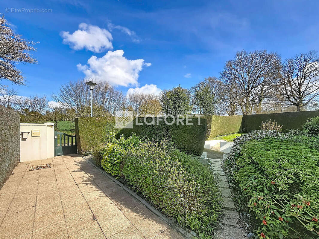 Maison à SAINT-GEORGES-DES-GROSEILLERS