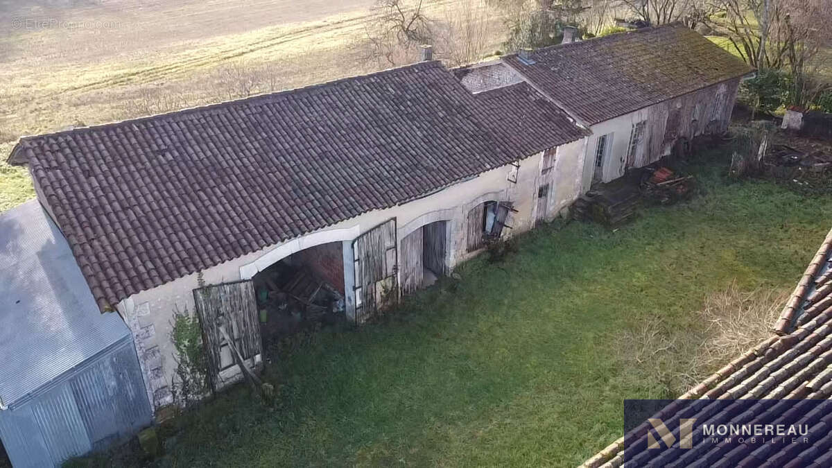 Maison à BROSSAC