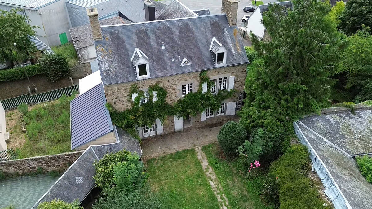 Maison à LES CHERIS