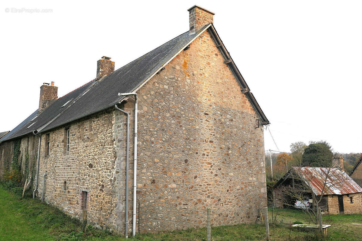 Maison à SAINT-CYR-DU-BAILLEUL