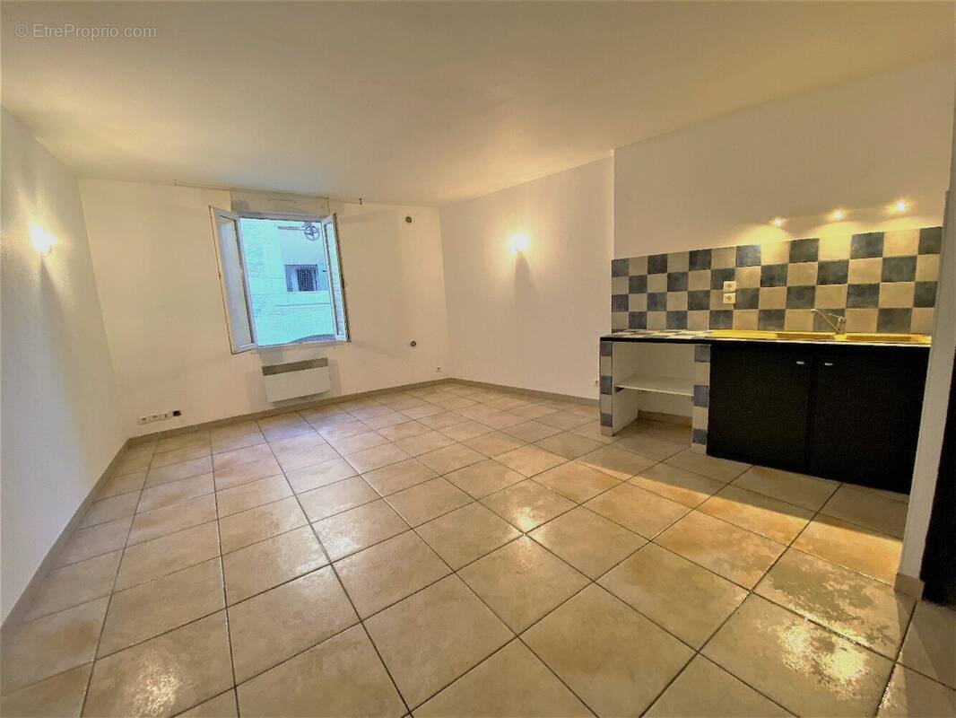 Maison à COURNONTERRAL