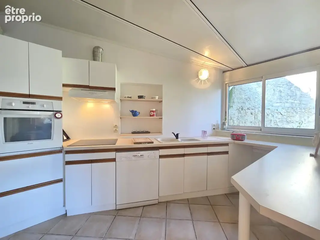 Maison familiale avec dépendance et jardin à Bayeux - photo 5