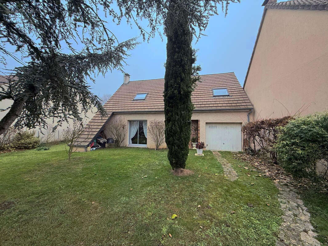 Maison à PUSSAY
