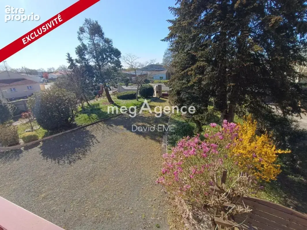 9 Pièces, 172 m2, 6 chambres, BEAULIEU-SOUS-LA-ROCHE - photo 4