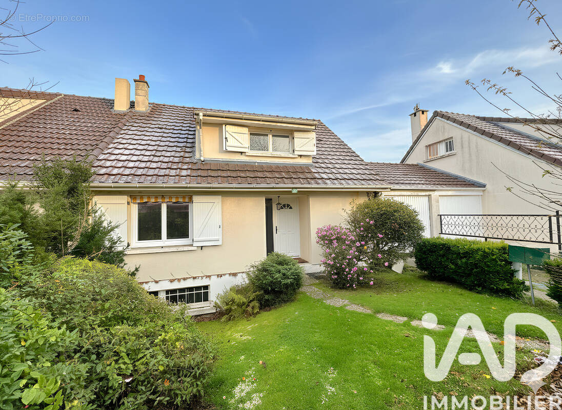 Photo 1 - Maison à SAINT-WITZ