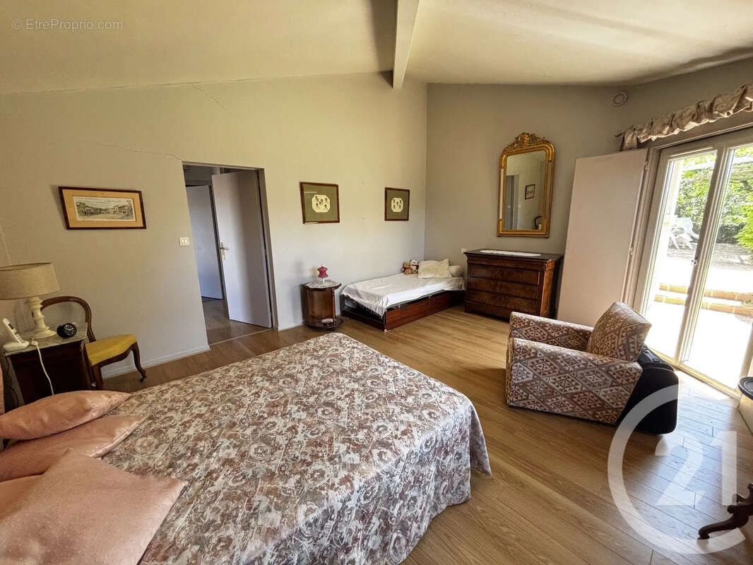 Maison 170 m² à Vigoulet-Auzil  - photo 16