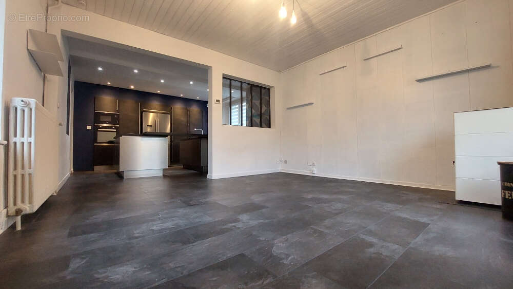 Maison à PONT-DE-ROIDE