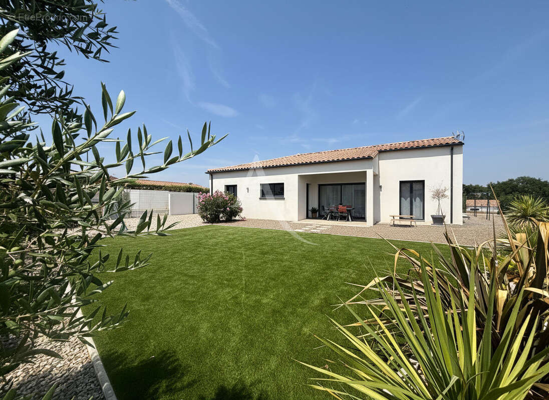 Proche CARCASSONNE, Maison contemporain de plain pied avec garage - photo 2