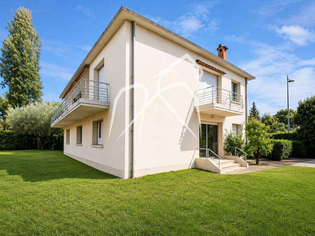 Rare à Montpellier Aiguerelles  Maison 8 pièces 230 m² avec piscine et terrain de 1 100 m²  fort potentiel – nombreux aménagemen - photo 20