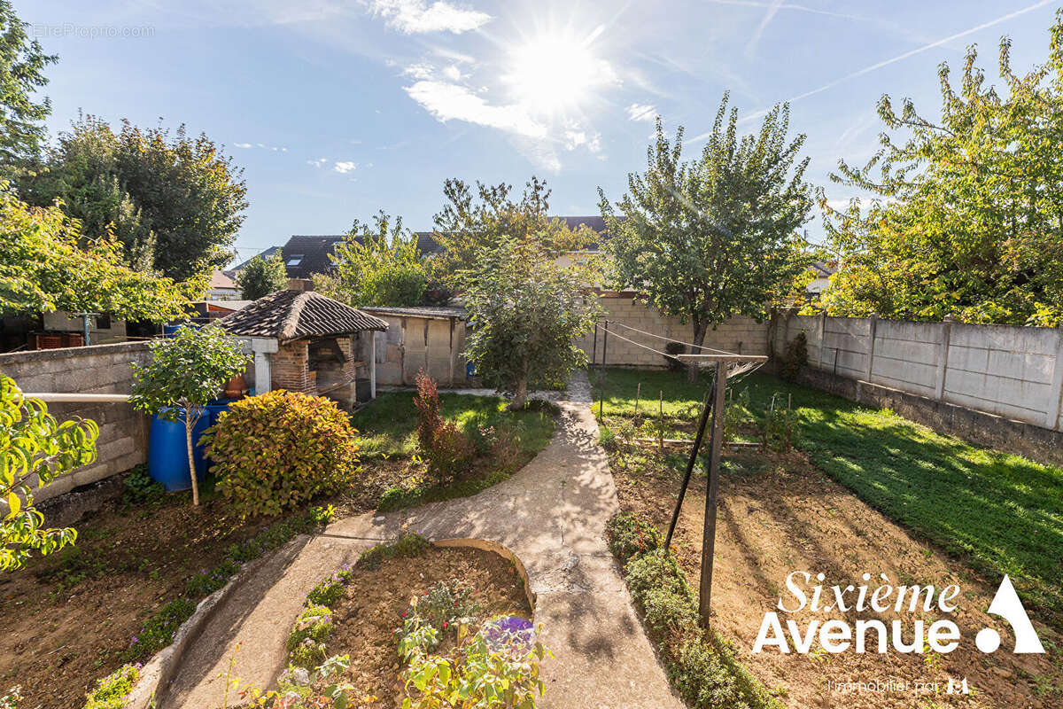 Maison à PARAY-VIEILLE-POSTE
