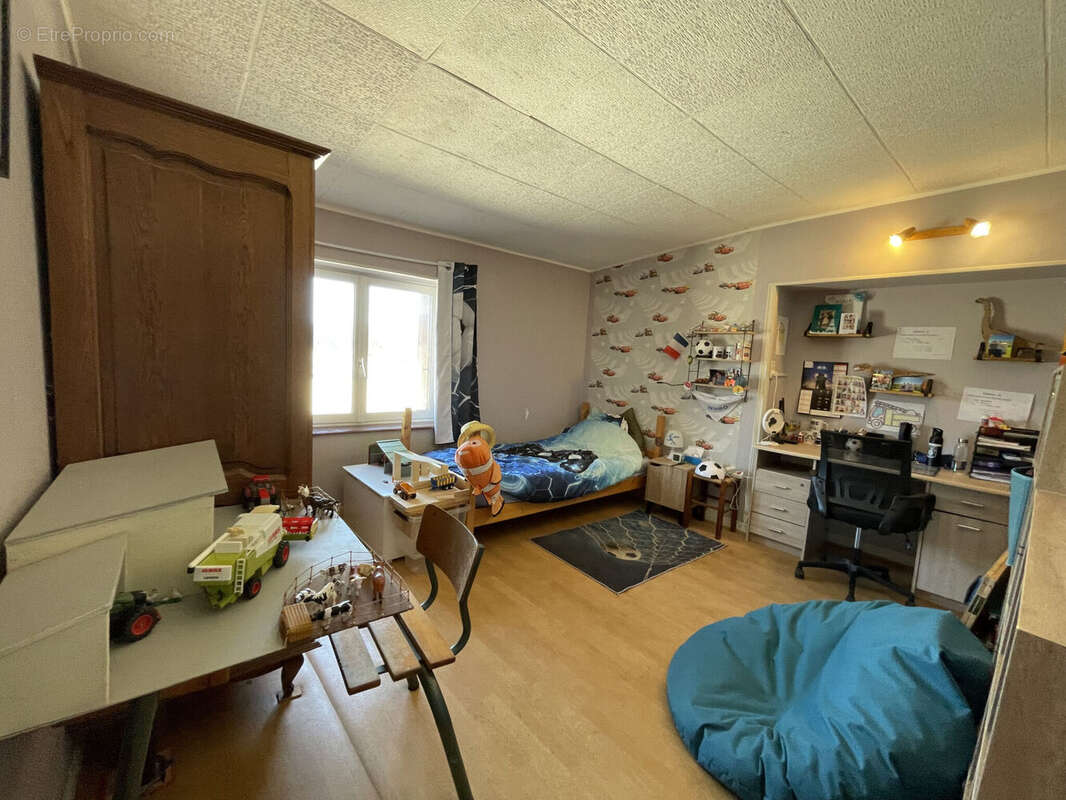 Photo 8