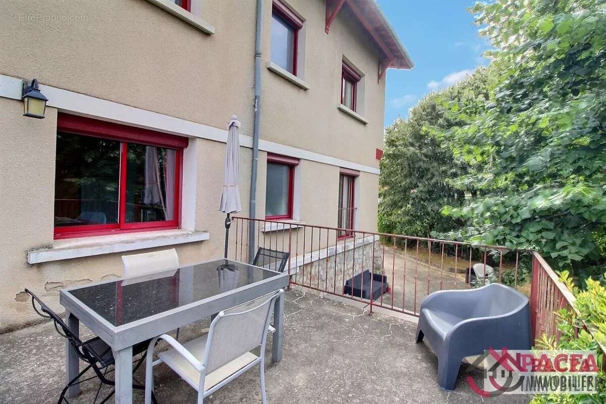 TRAVET - Maison de charme sur 1014 m² de terrain - photo 12