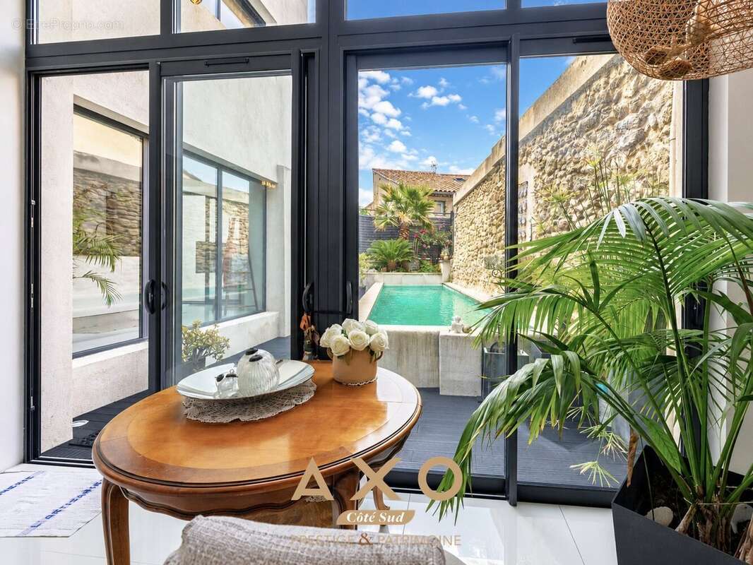 Lambesc - maison - 250m² - 3 chambres - piscine - 750 000  - photo 7