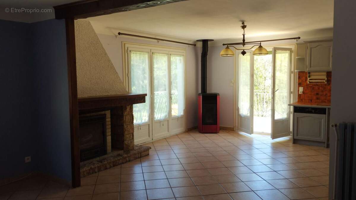 Maison à CAMPAGNE-SUR-AUDE