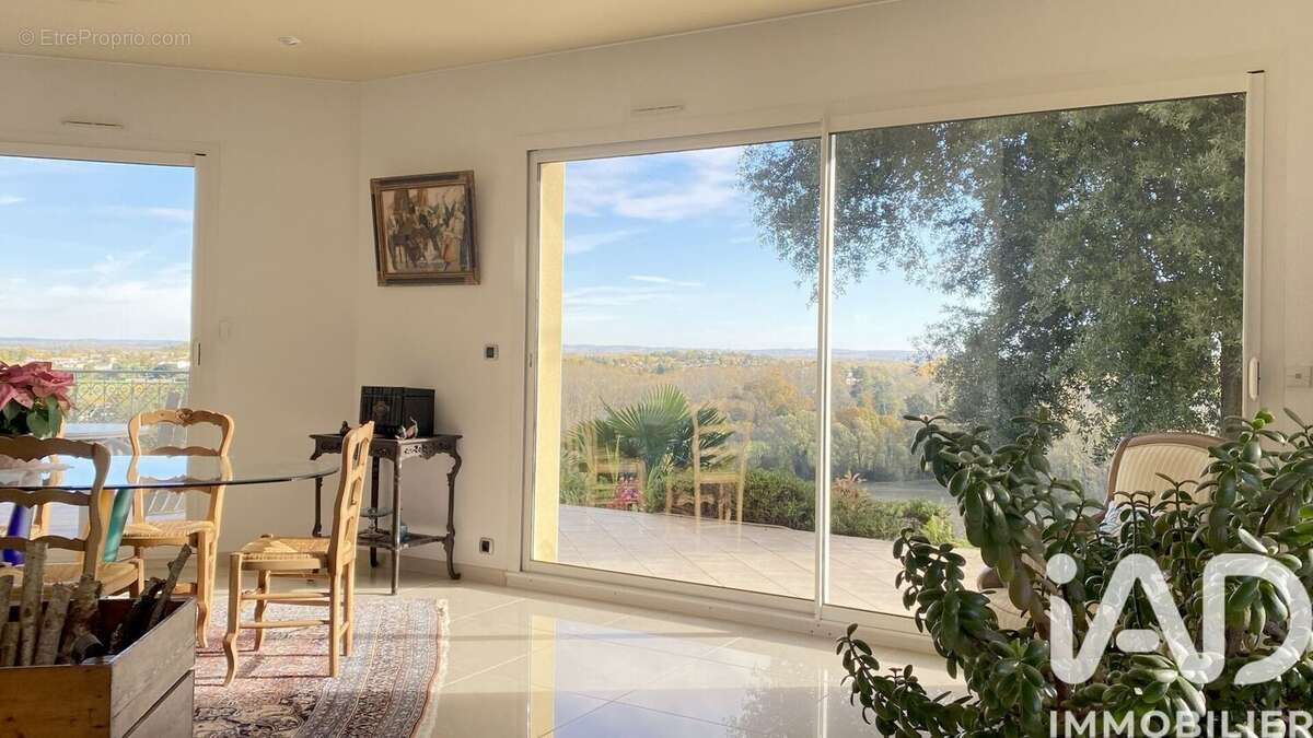 Photo 6 - Maison à CHATEAUBERNARD