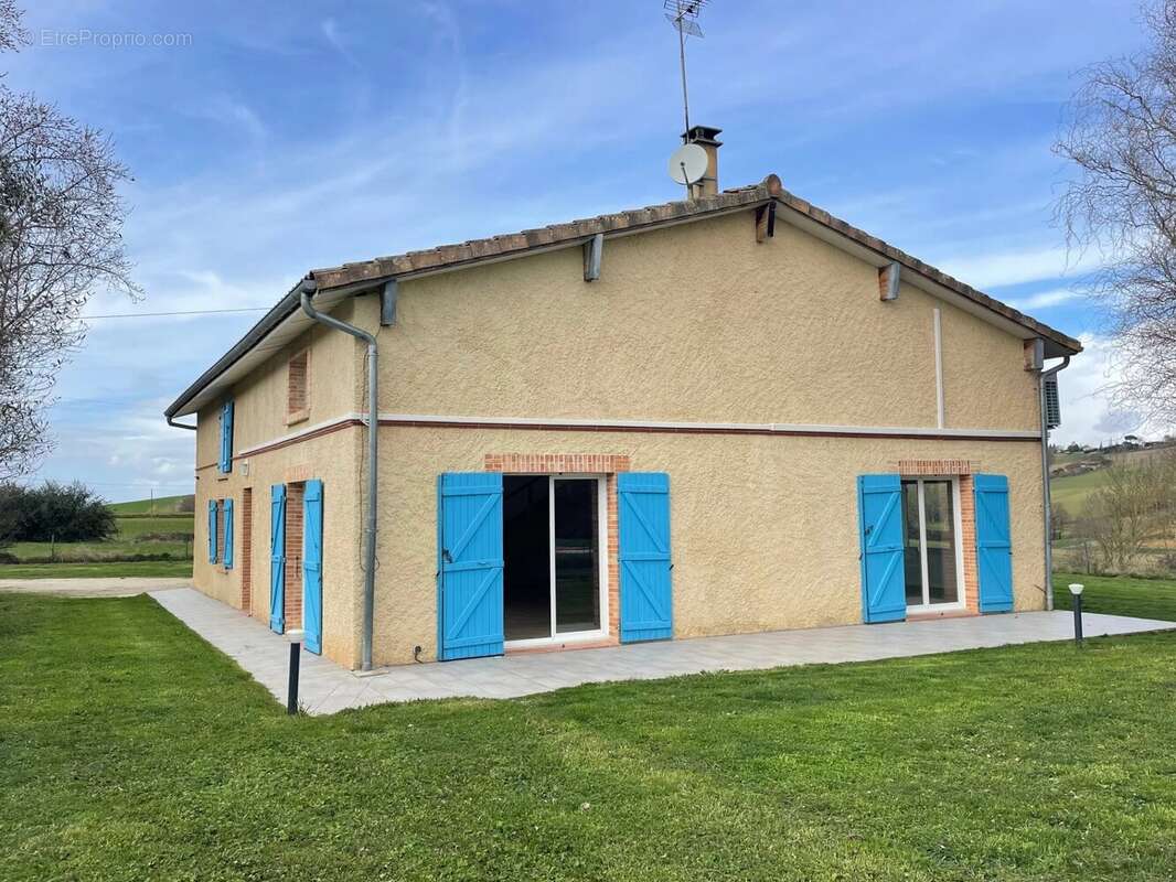 Ferme rénovée  avec piscine sur 2900 m² de terrain - photo 16