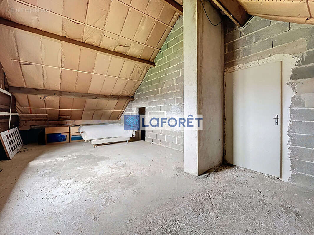 Maison à SAPIGNICOURT