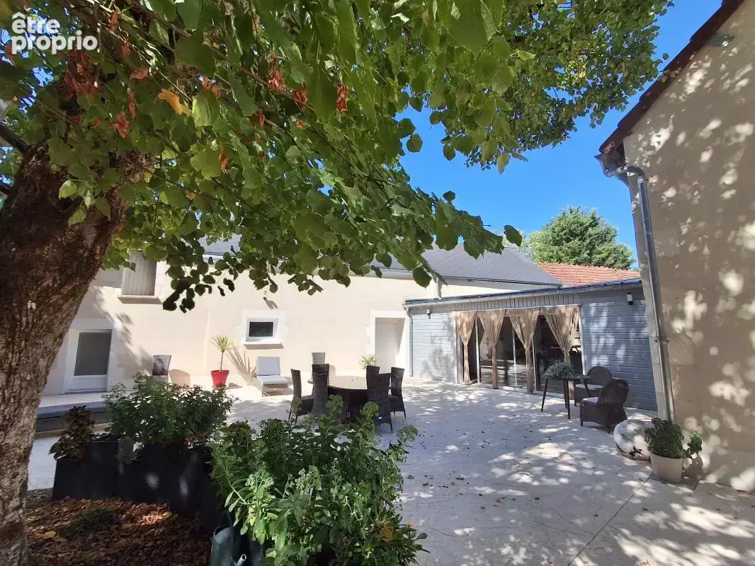 Maison à VEAUGUES