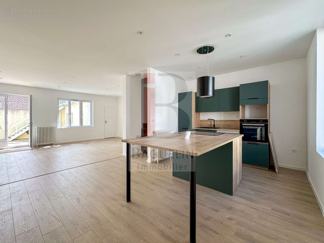 Centre ville, Maison rénovée 4 ch, avec cour privative et cave - photo 5