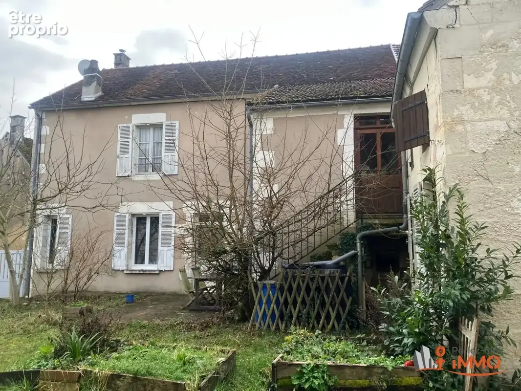 Belle maison en pierres avec jardin et dépendances - photo 21