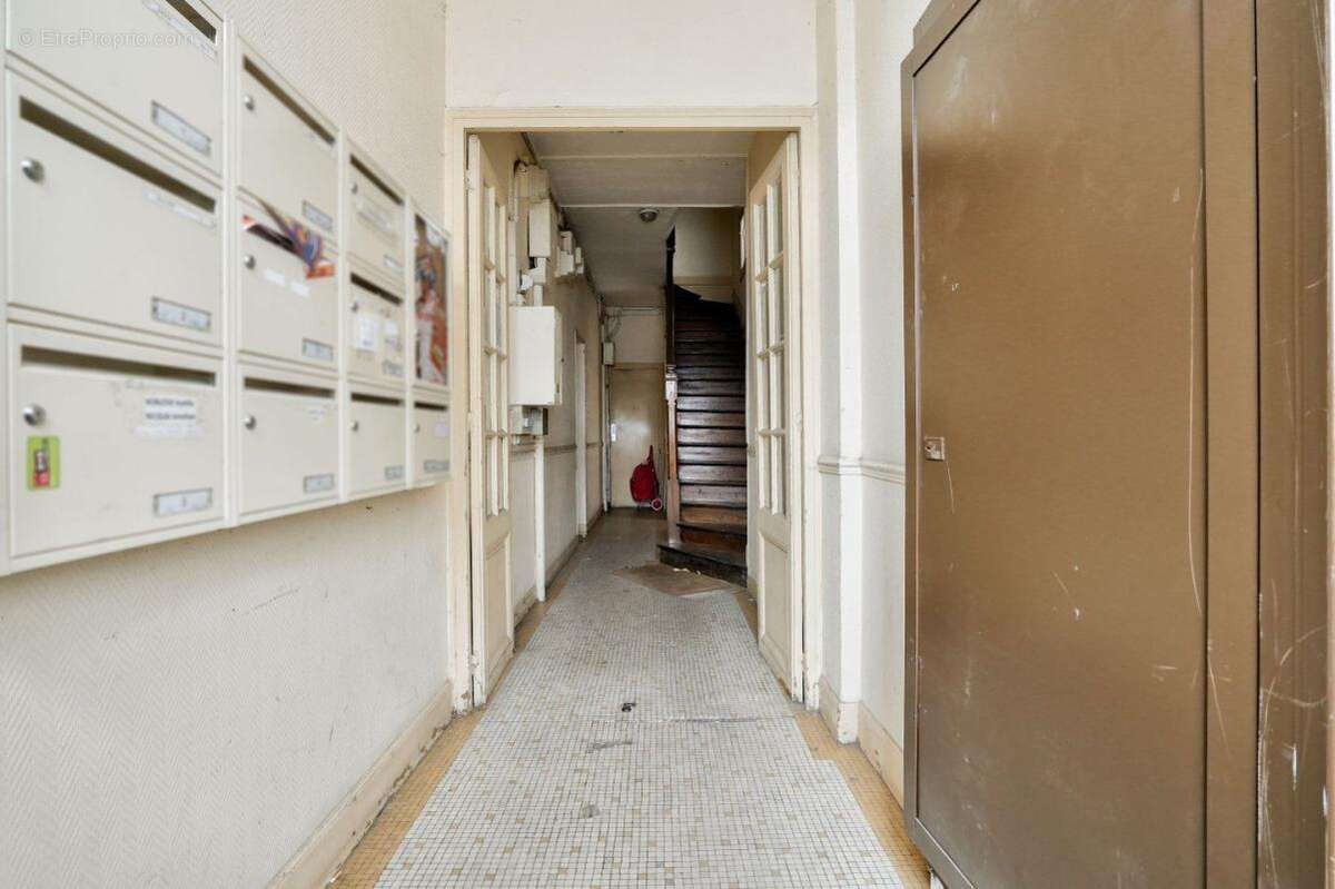 Commerce à SAINT-DENIS