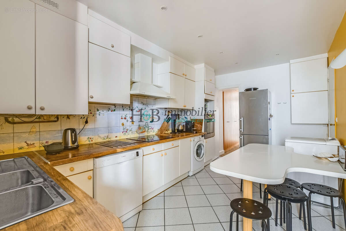 Appartement à PARIS-7E