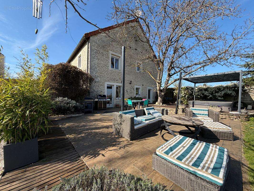 CHAIGNAY - Maison de 257 m² - photo 2