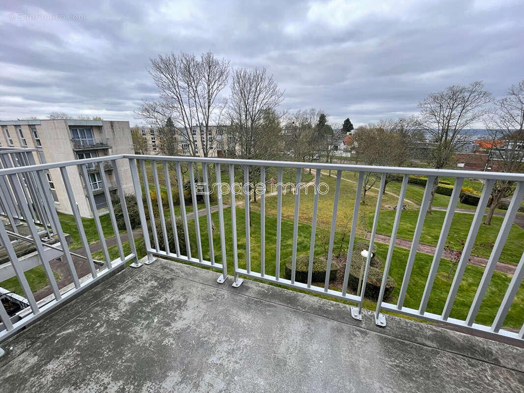 Appartement à MONT-SAINT-AIGNAN