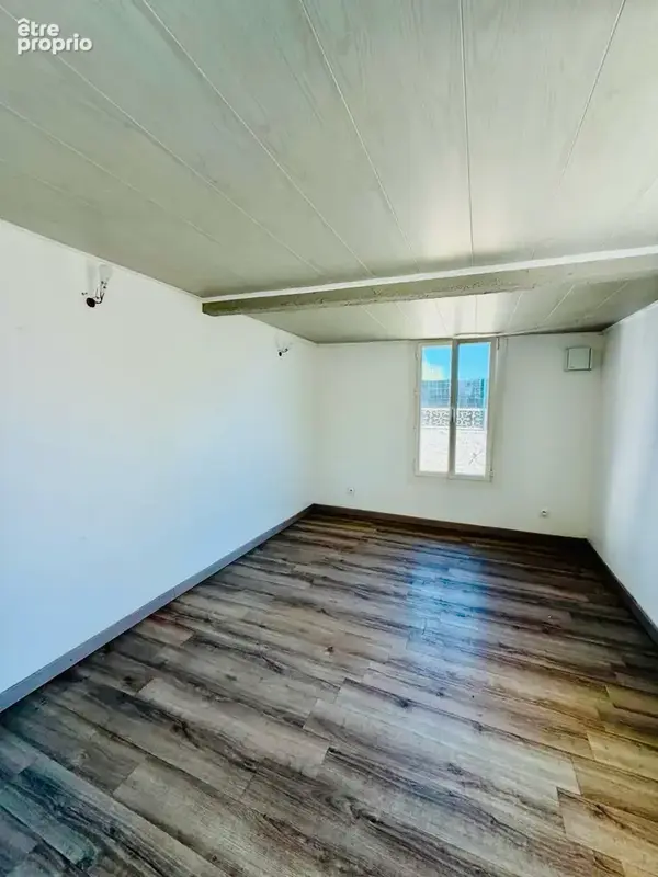 Maison T3 de 73 m2 sur 203 m2   Secteur Varage   Bord de l’étang - photo 4