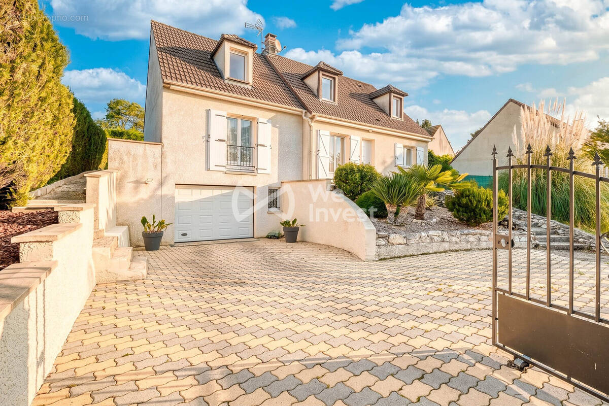Maison à CRECY-LA-CHAPELLE