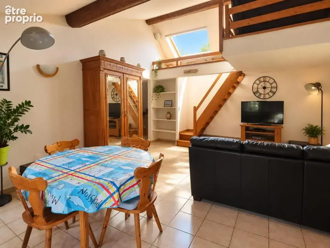 Appartement à L'ARBRESLE