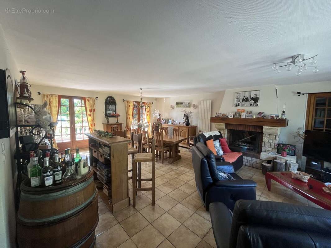 Maison à ESTRUN