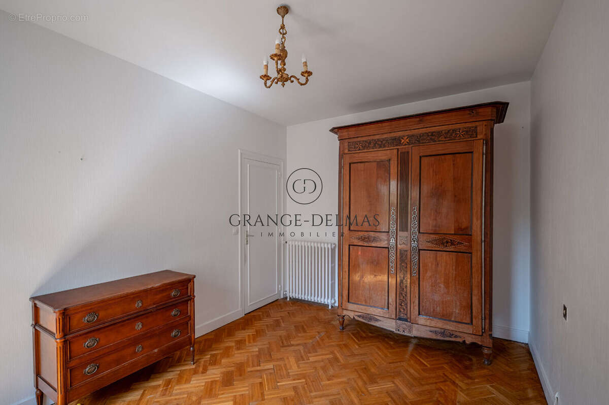 Appartement  DARCHAND avec terrasse et garage - SAINT SEURIN - photo 10