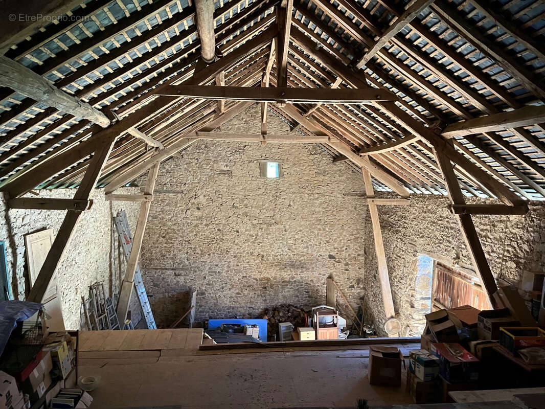 Maison à LA CROISILLE-SUR-BRIANCE