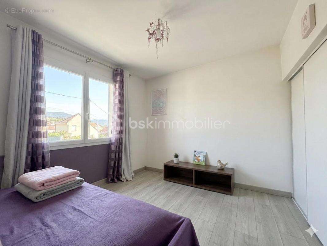 Rare sur le secteur : maison avec 2 chambres en RDC et sous-sol total - photo 9