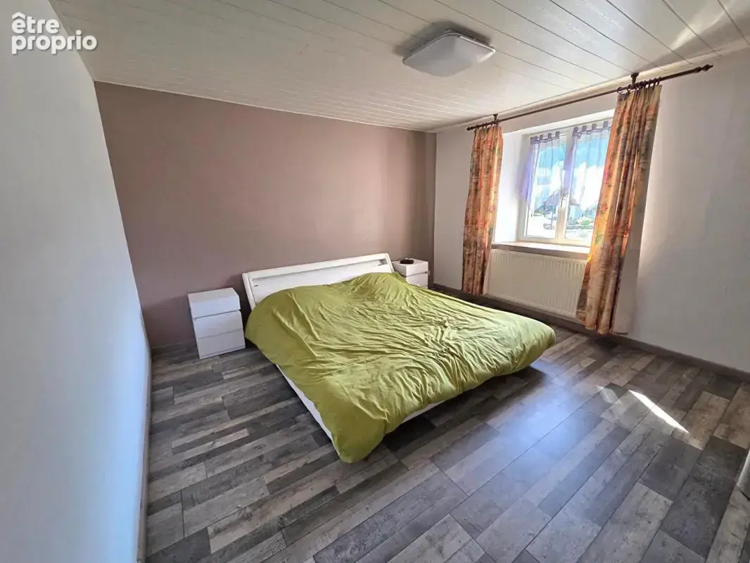 Appartement 5 pieces 94.13 m2 garage et terrain privatif  189000 euros - photo 5